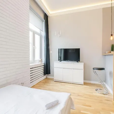 Apartstate On 6 Sierpnia, 37