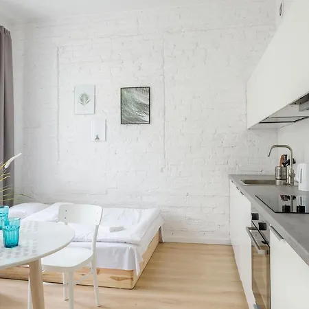 Apartstate On 6 Sierpnia, 37 *